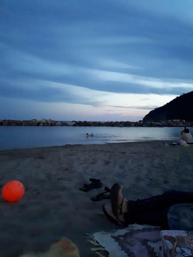 Appartamento Terrazza Vista Mare Mozzafiato Moneglia Luaran gambar